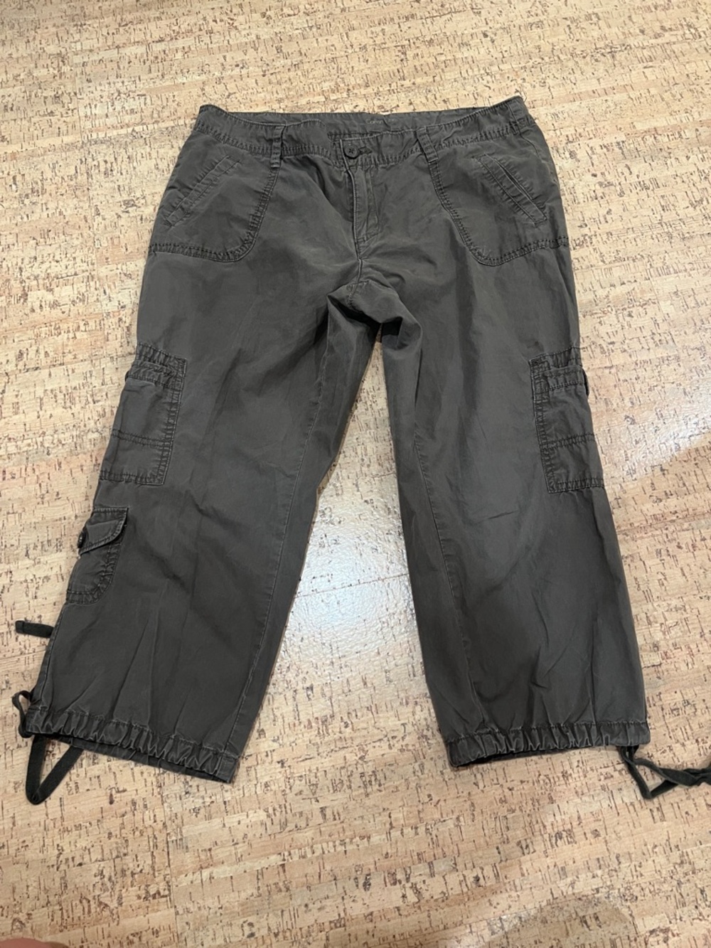 Olive Green Cargo Capri Pants Utility Style Drawstring Hem Casual Y2K